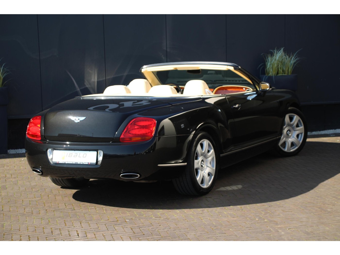 Bentley Continental GTC W12 560pk | Youngtimer | BTW | Nieuwe kap | Carplay — foto 19 van 57