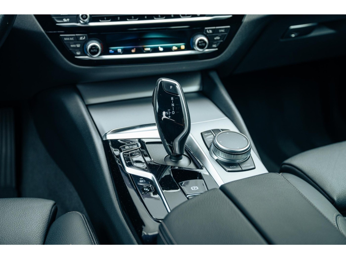 BMW 5-serie Touring 530e High Executive — foto 26 van 54