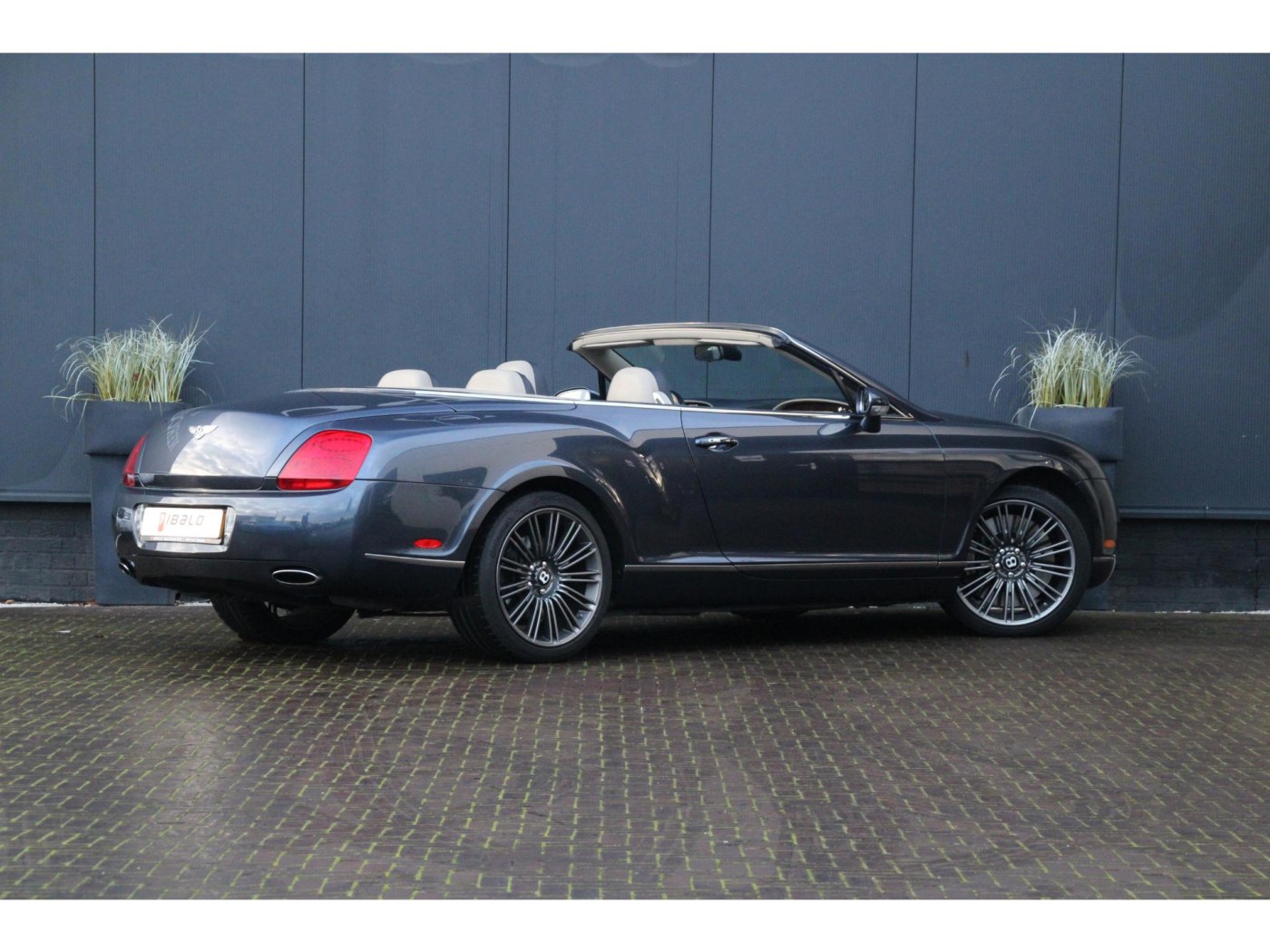 Bentley Continental GTC 6.0 W12 | 20" Speed | Diamond Stitching | — foto 2 van 43