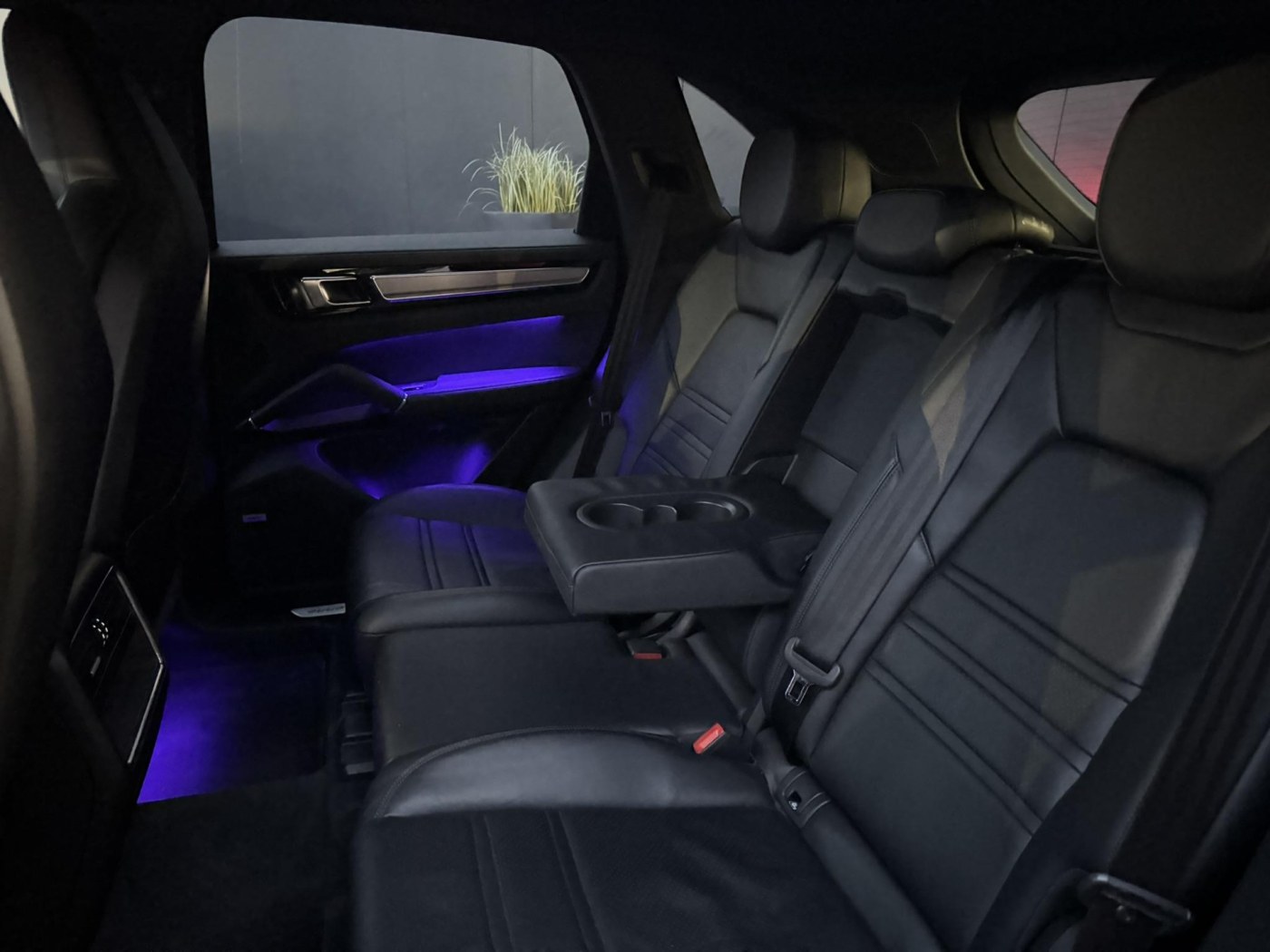 Porsche Cayenne 3.0 | MY2018 | PDCC | Capristo | 22” | pano | achteras | — foto 18 van 46