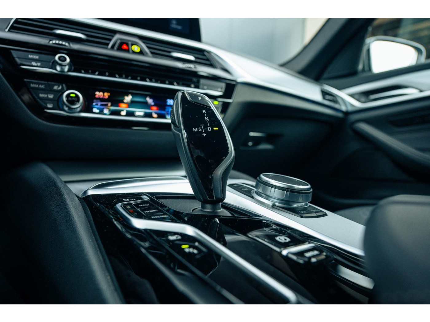 BMW 5-serie Touring 530e High Executive — foto 43 van 54