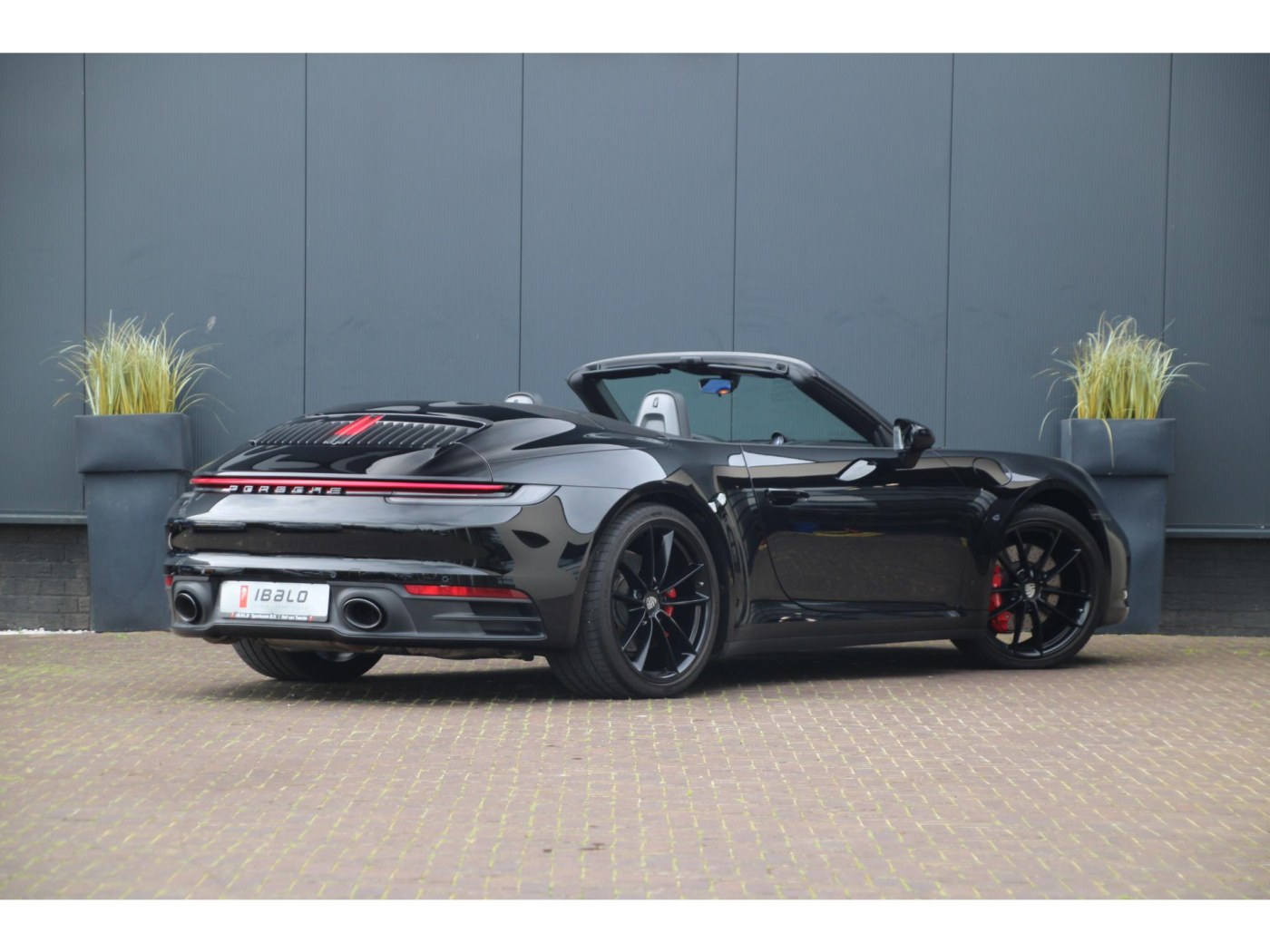 Porsche 911 Carrera S Cabrio (992) 450pk | Sport Chrono | Sportuitlaat | Stoelventilatie | — foto 3 van 88