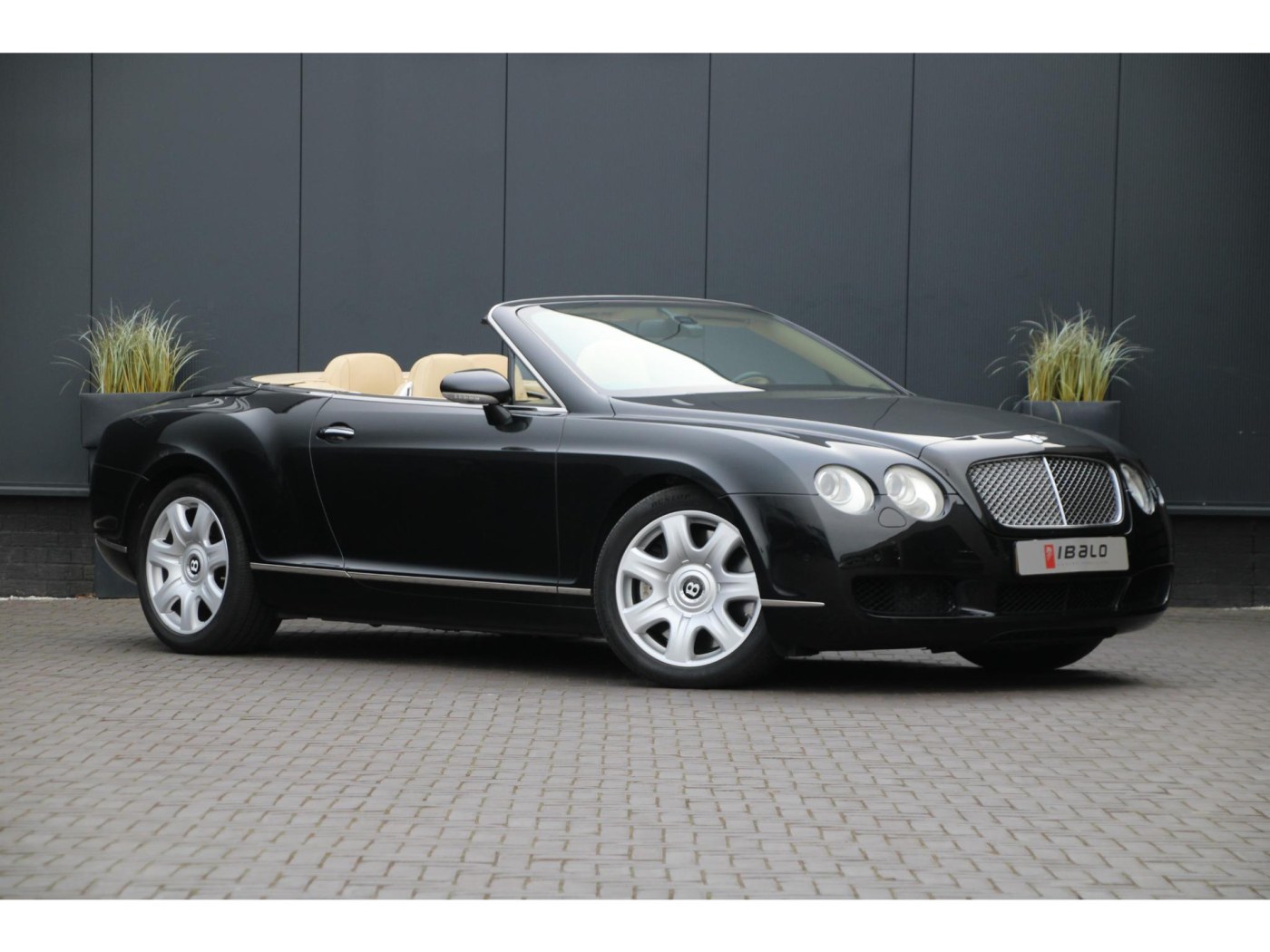 Bentley Continental GTC W12 560pk | Youngtimer | BTW | Nieuwe kap | Carplay — foto 51 van 57
