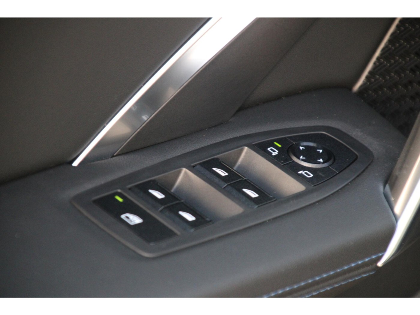 BMW iX1 xDrive30 M-Sport | Trekhaak 1.200kg | stoelverwarming | — foto 20 van 35
