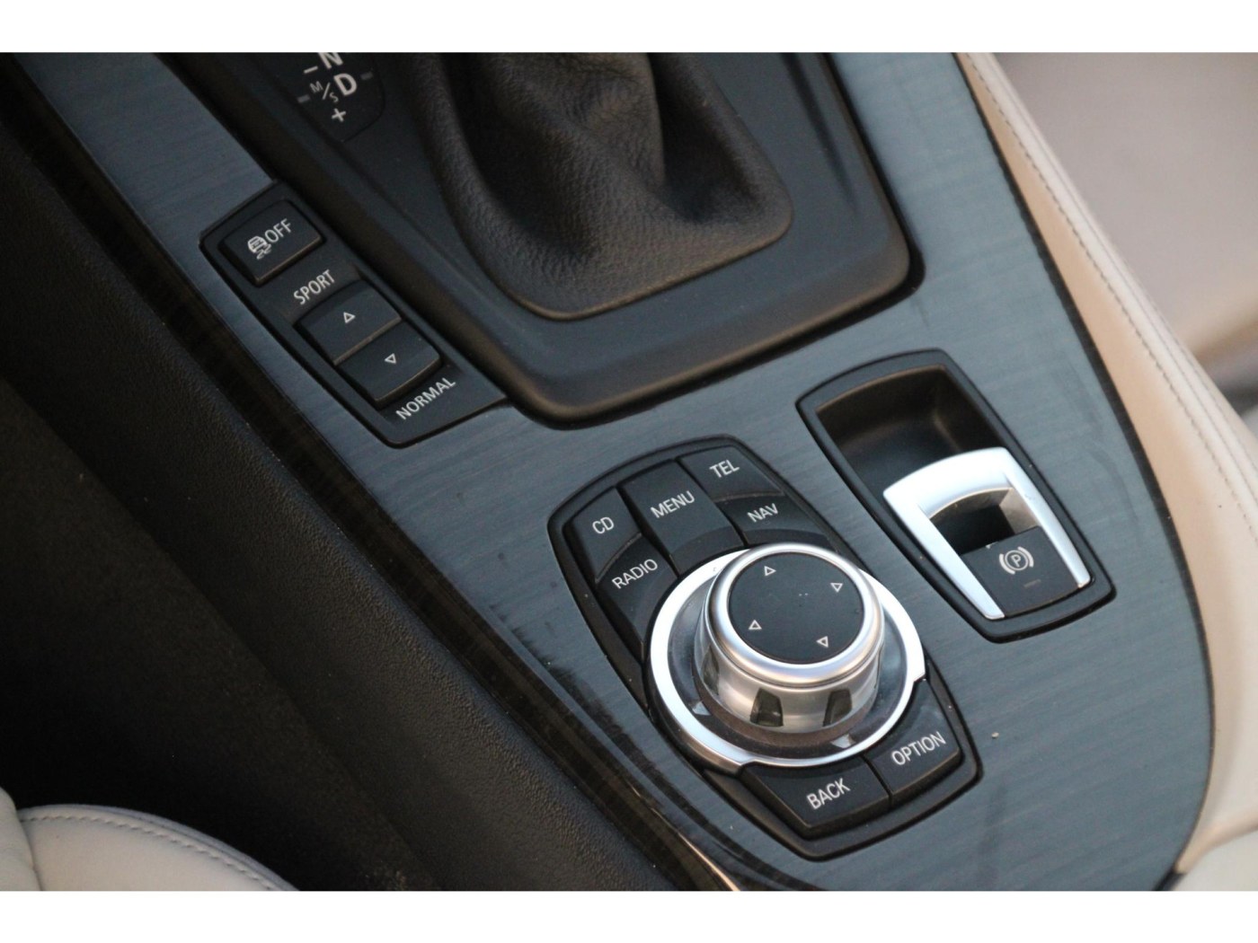 BMW Z4 Roadster sDrive23i | 6-cilinder 204pk | Design Pure White | Zeer luxe | — foto 30 van 33