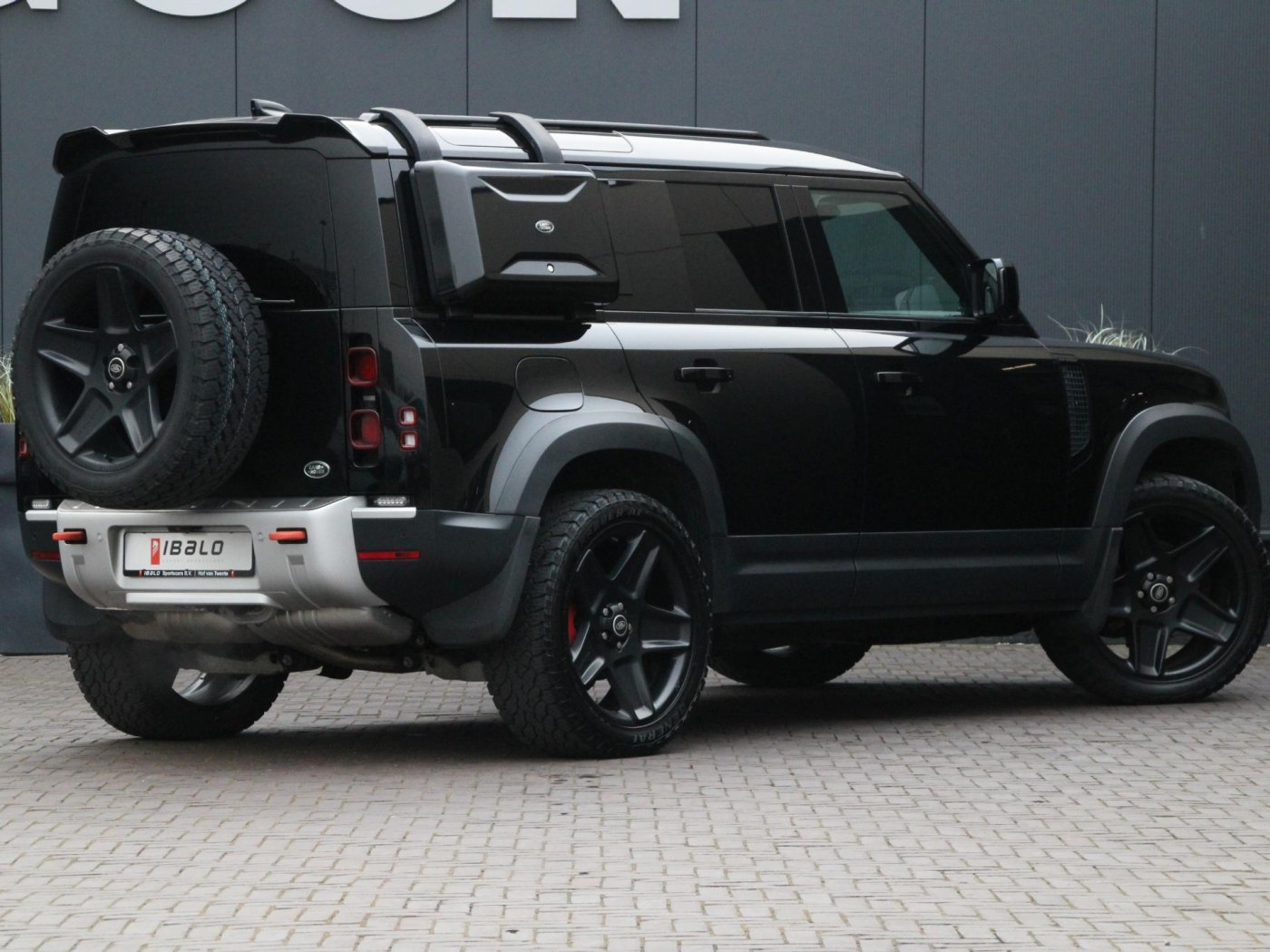 Land Rover Defender 3.0 D250 110 MHEV X-Dynamic HSE — foto 2 van 38