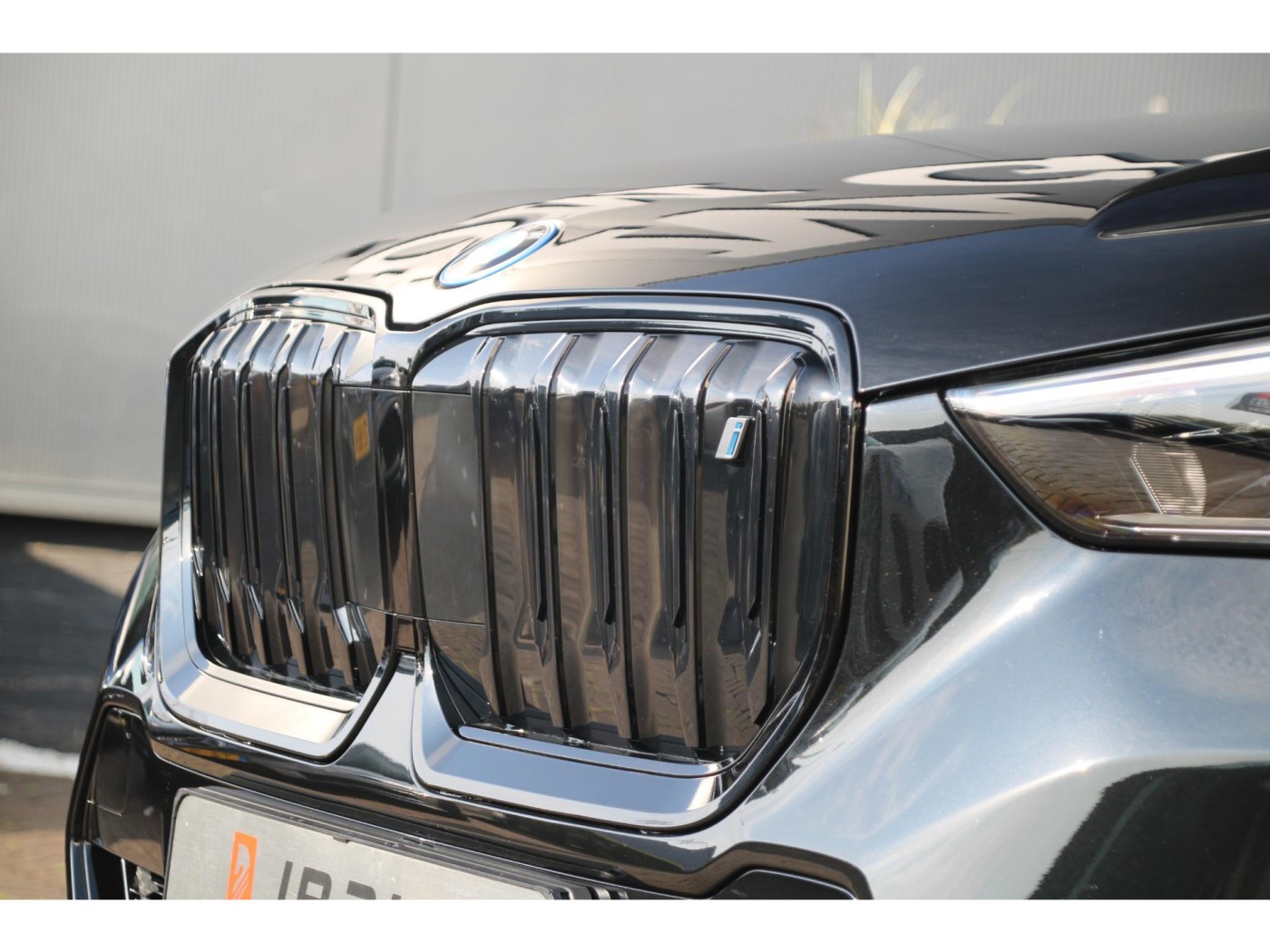 BMW iX1 xDrive30 M-Sport | Trekhaak 1.200kg | stoelverwarming | — foto 12 van 35
