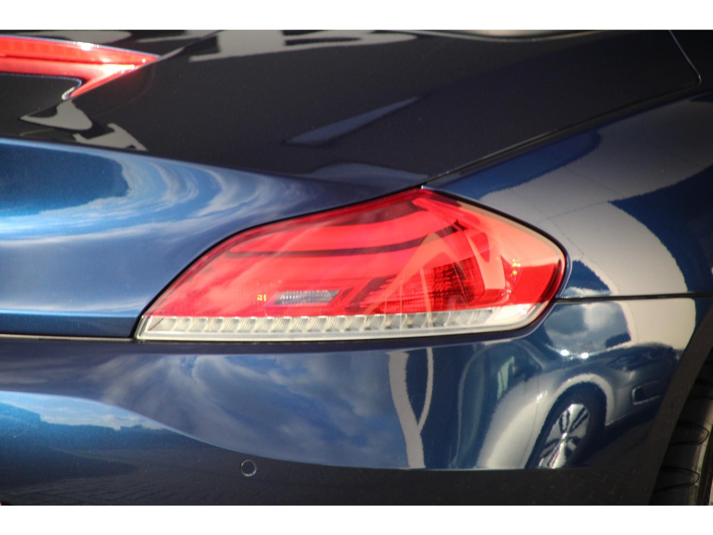 BMW Z4 Roadster sDrive23i | 6-cilinder 204pk | Design Pure White | Zeer luxe | — foto 16 van 33