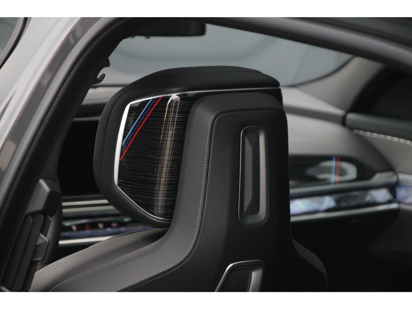 BMW 7-serie M760e xDrive M-Sport Pro | Auto Doors | BTW | — foto 24 van 34