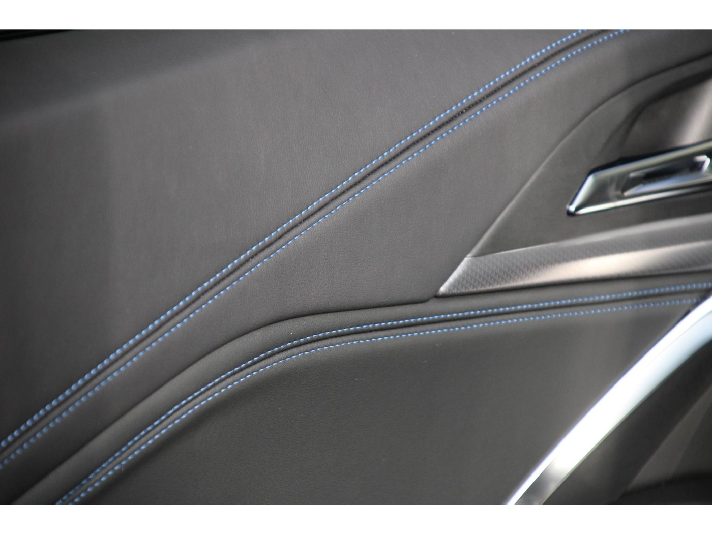 BMW iX1 xDrive30 M-Sport | Trekhaak 1.200kg | stoelverwarming | — foto 24 van 35