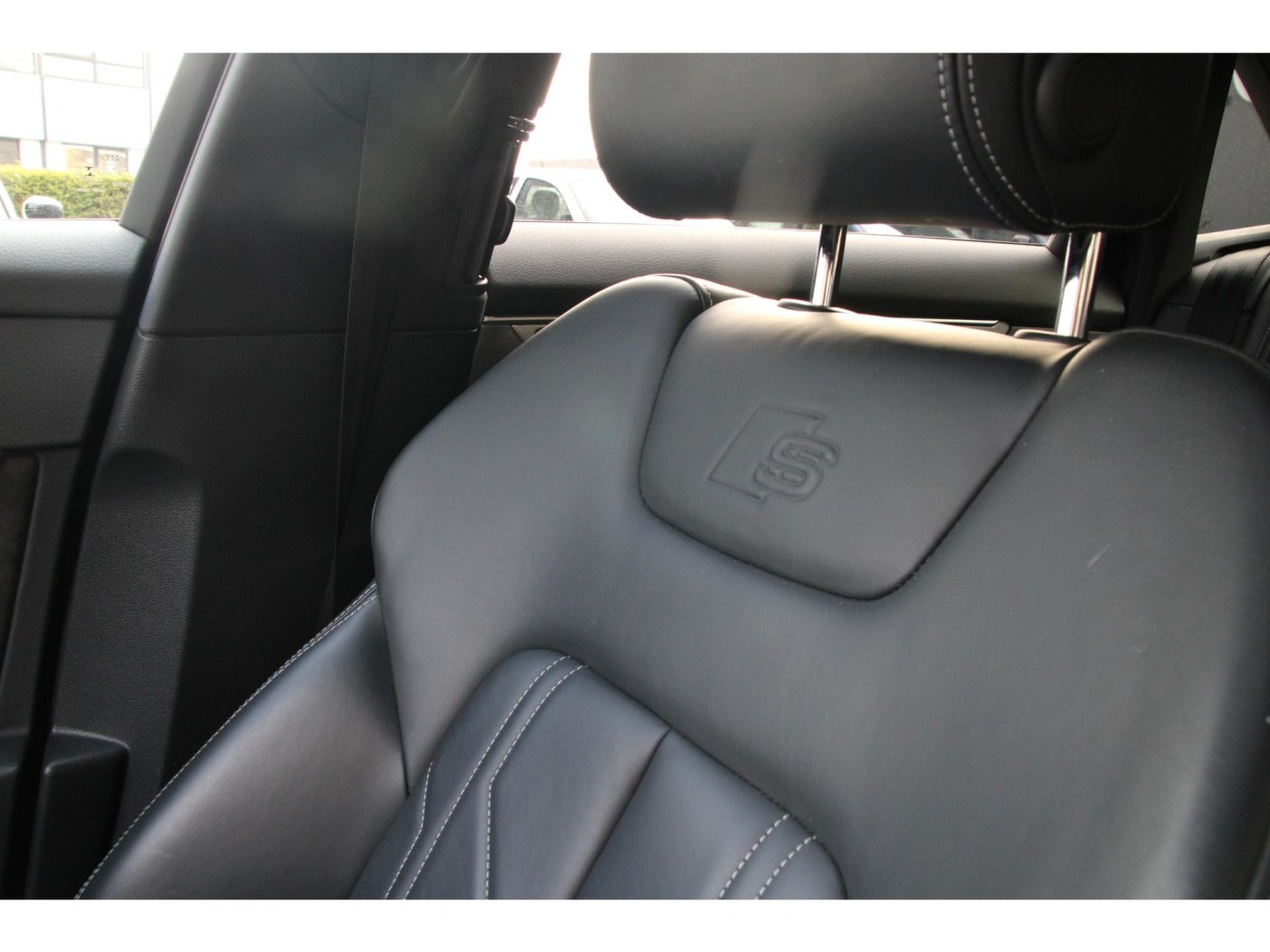 Audi A6 Limousine 55 TFSI e quattro Competition — foto 3 van 22