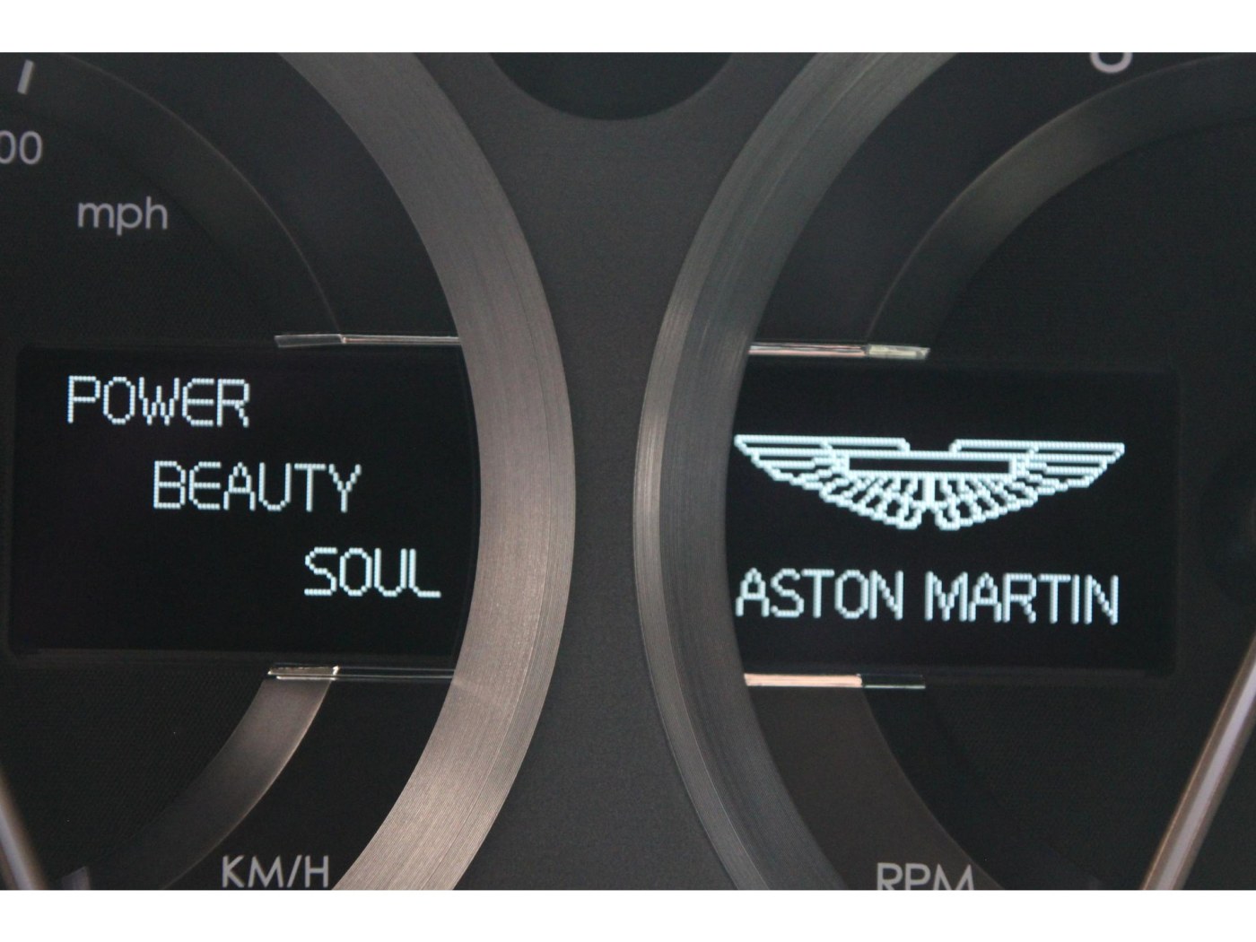 Aston Martin V8 Vantage V8 | NL-auto | Handbak 6 | 2e eigenaar | — foto 18 van 49