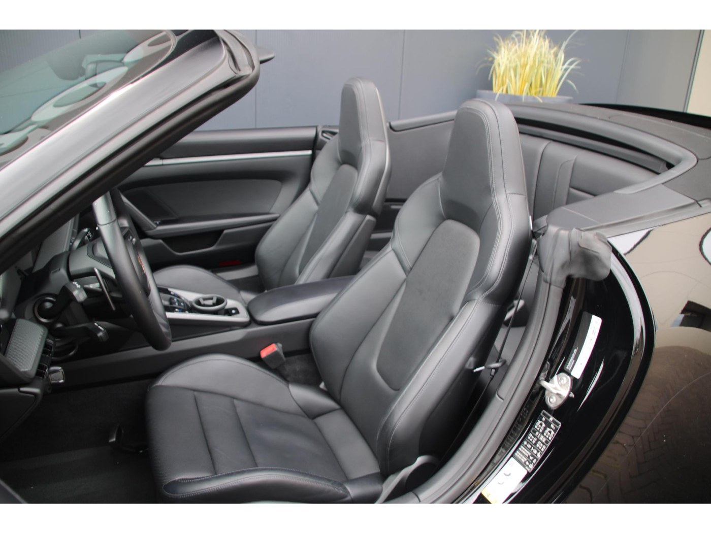 Porsche 911 Carrera S Cabrio (992) 450pk | Sport Chrono | Sportuitlaat | Stoelventilatie | — foto 5 van 88
