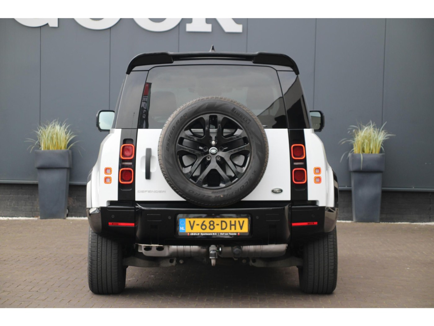 Land Rover Defender 90 D250 | Grijs Kenteken | BPM Vrij | — foto 4 van 13
