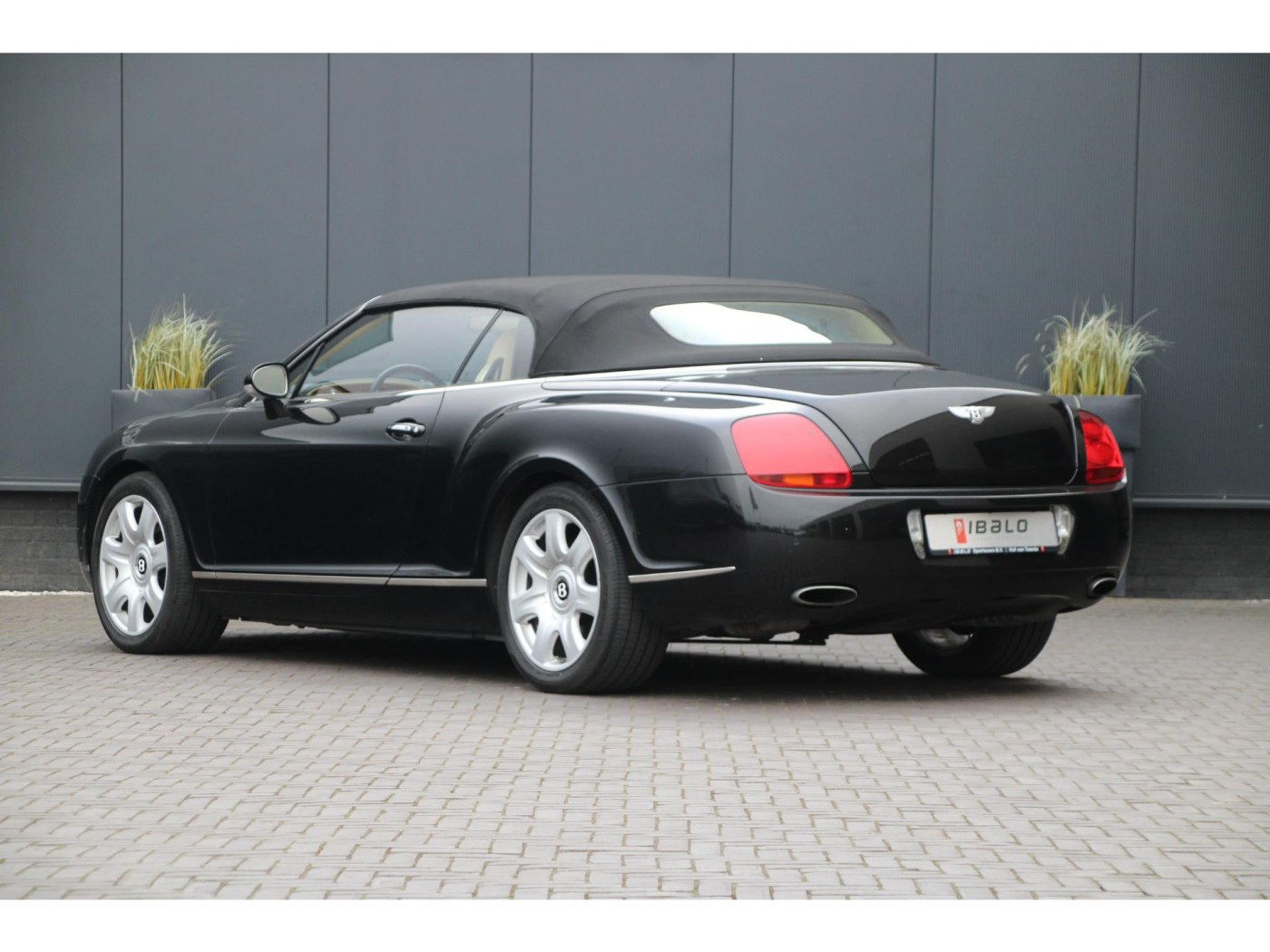 Bentley Continental GTC W12 560pk | Youngtimer | BTW | Nieuwe kap | Carplay — foto 45 van 57