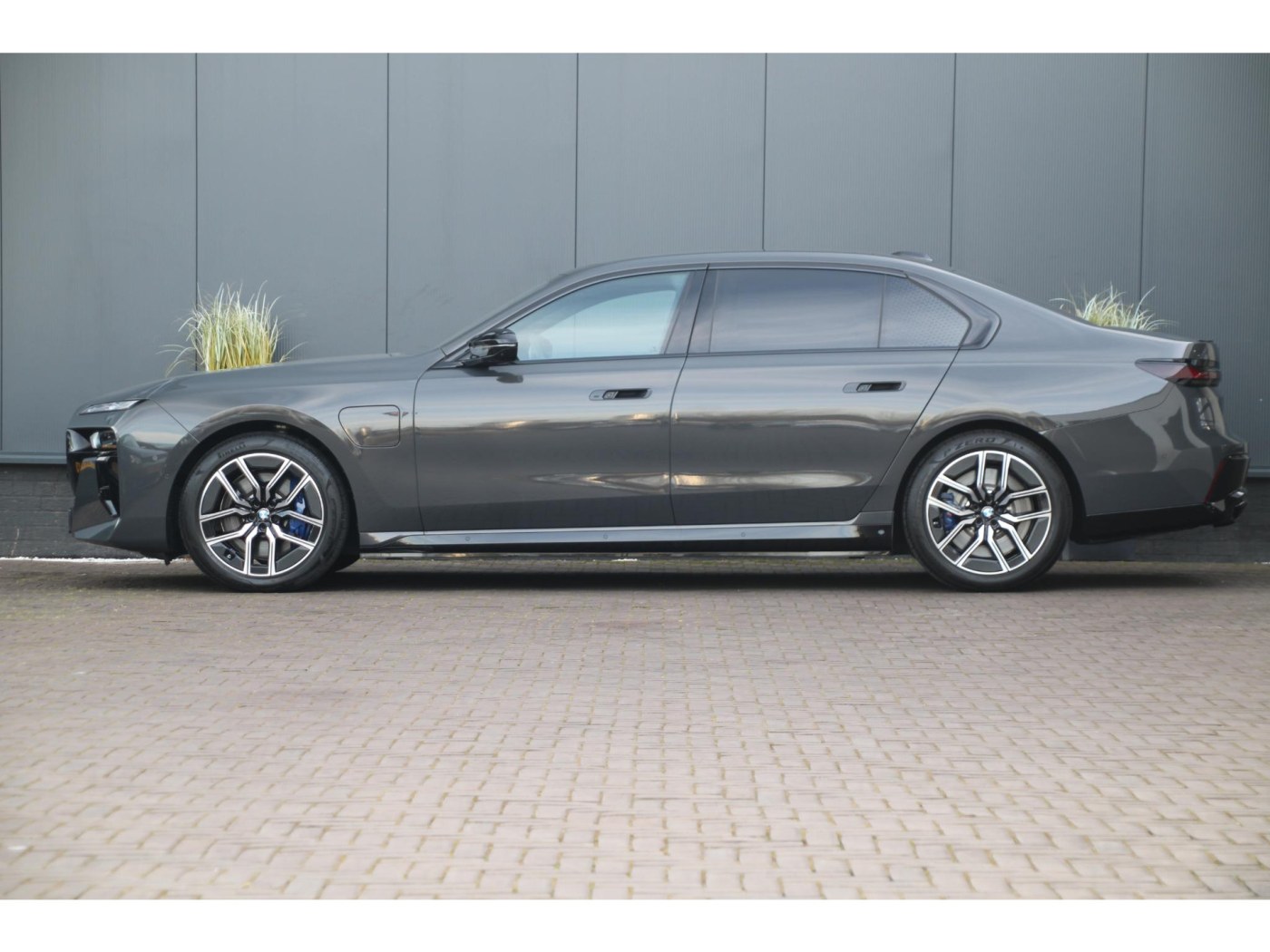 BMW 7-serie M760e xDrive M-Sport Pro | Auto Doors | BTW | — foto 4 van 34