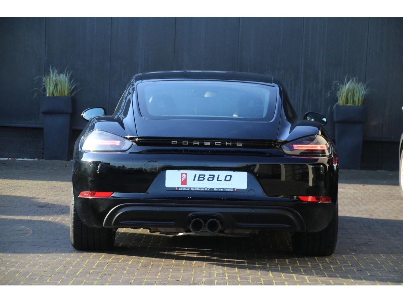 Porsche 718 Cayman 2.0 Porsche 718 Cayman | 300pk | Sportuitlaat | 1e eigenaar | — foto 18 van 31