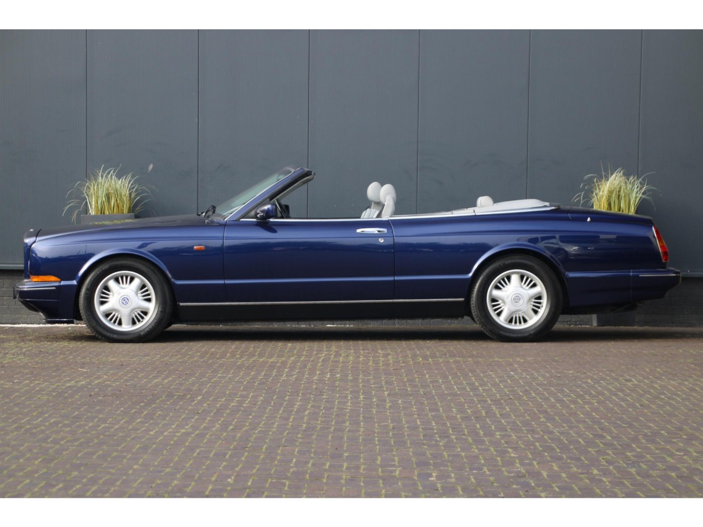 Bentley Azure 6.75 V8 Convertible | 390pk | 750Nm | Youngtimer | Historie | — foto 19 van 44