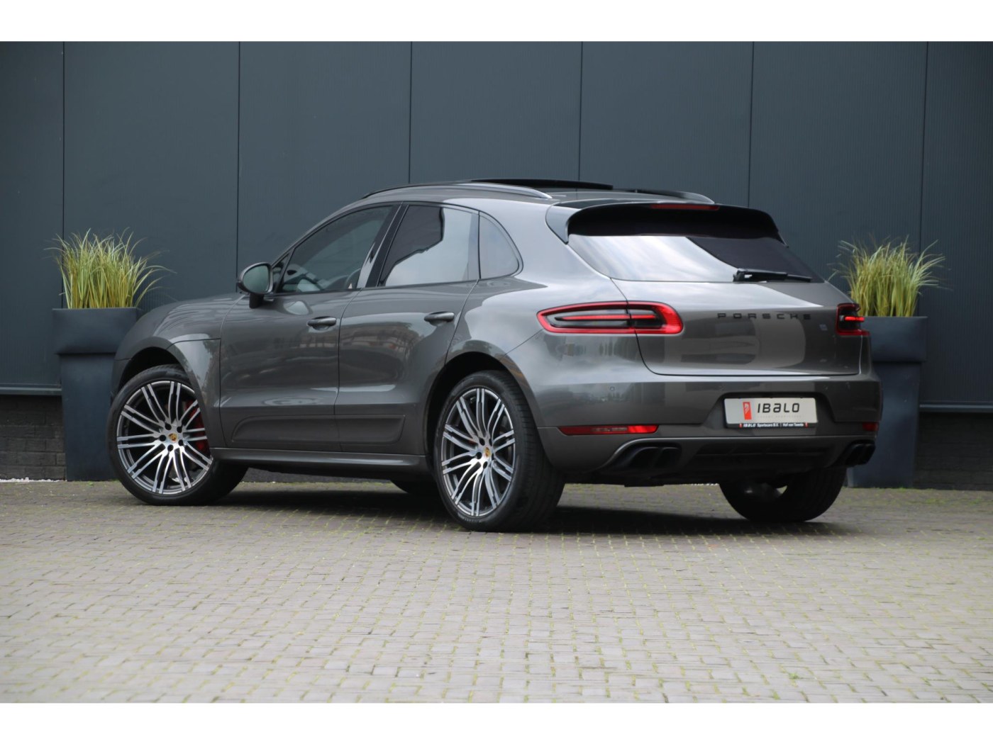 Porsche Macan 3.6 Turbo | 400pk | NL-auto | Trekhaak | ACC | — foto 34 van 41