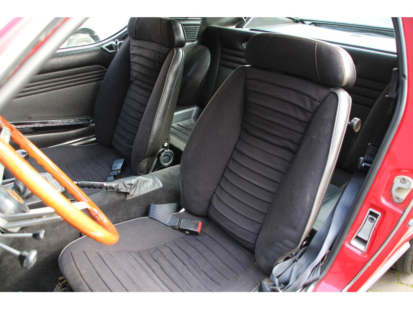 Alfa Romeo Montreal Coupé 2.6 V8 | Topstaat | ZF 5-versnellingsbak — foto 4 van 45