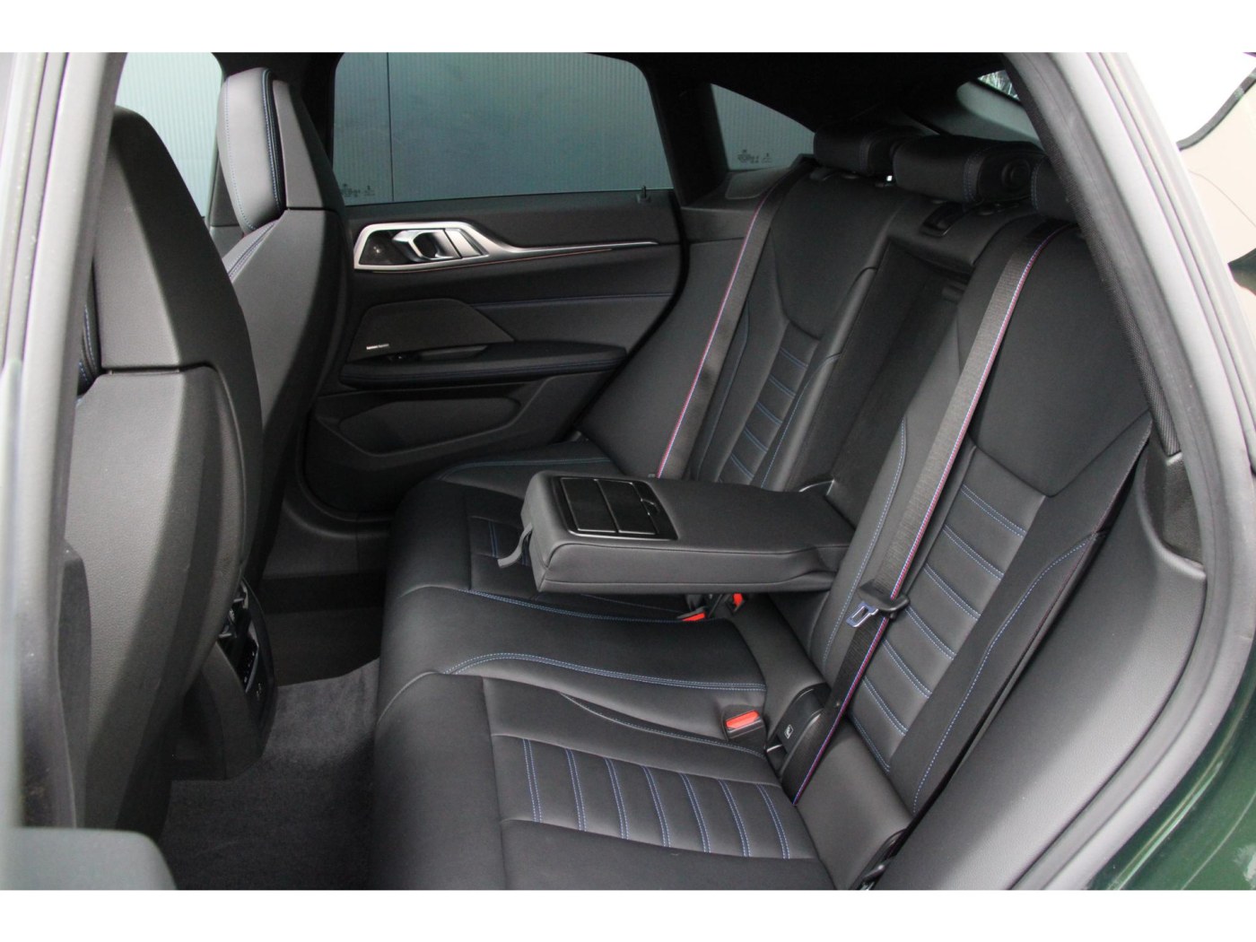 BMW 4-serie Gran Coupé 420i M-Sport Pro | M-stoelen | Schuifdak | Trekhaak | — foto 16 van 41