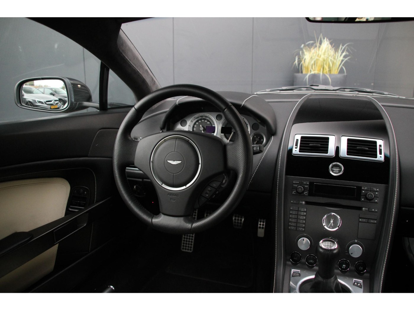 Aston Martin V8 Vantage V8 | NL-auto | Handbak 6 | 2e eigenaar | — foto 3 van 49