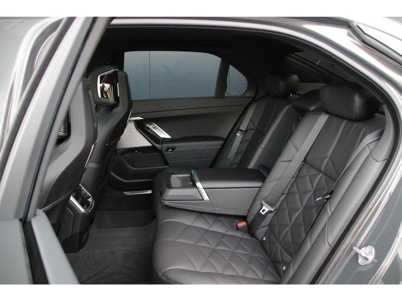 BMW 7-serie M760e xDrive M-Sport Pro | Auto Doors | BTW | — foto 23 van 34