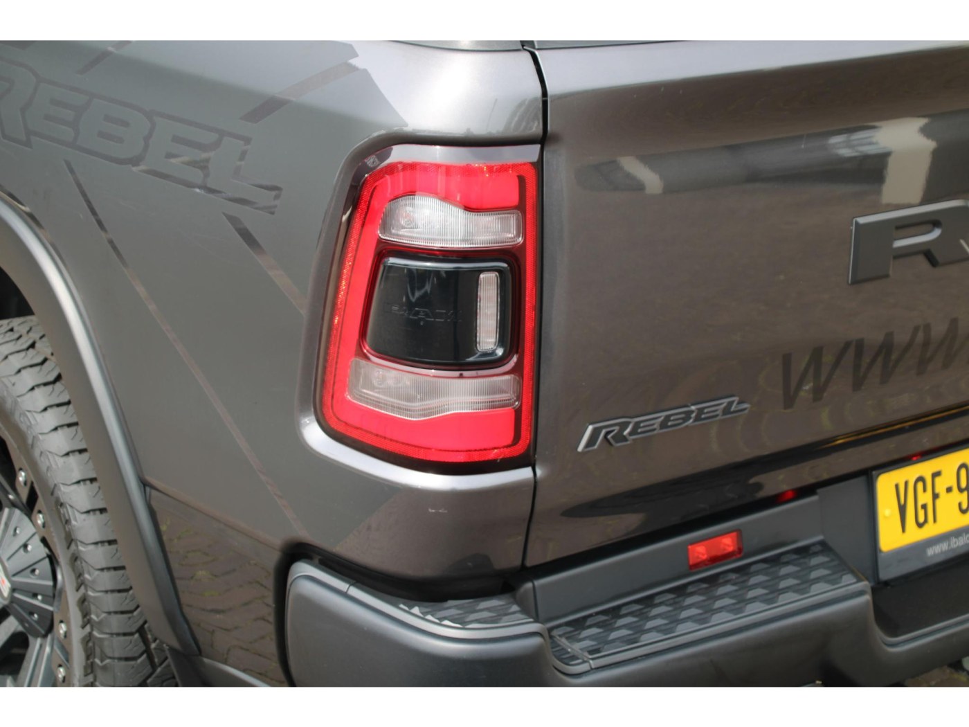 Dodge RAM 1500 REBEL | LPG 200L | 3.500kg trekhaak | 12 inch Uconnect | — foto 43 van 52