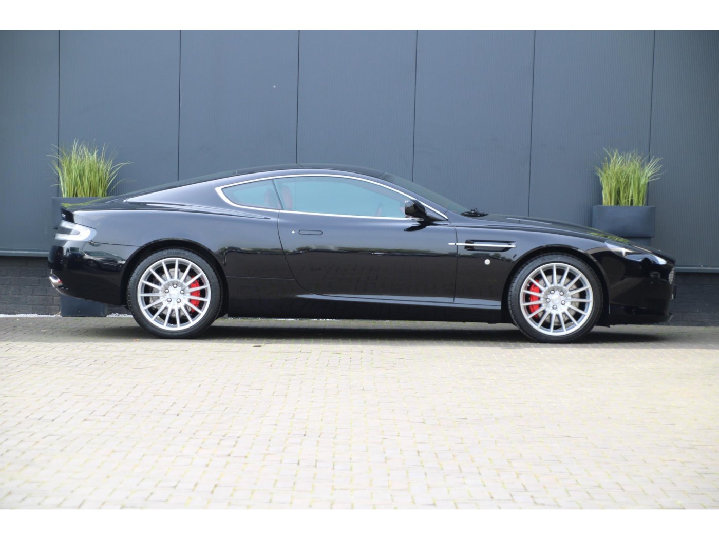 Aston Martin DB9 V12 Touchtronic | 470hp | Only 218km | — foto 10 van 39