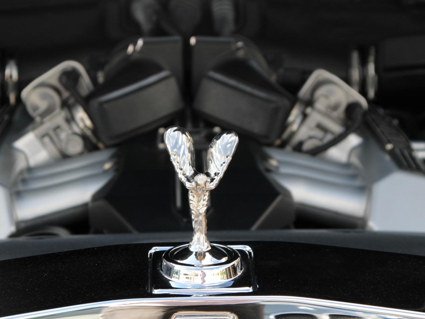 Rolls-Royce Phantom VII 6.75 EWB | Power Close Doors | — foto 24 van 102