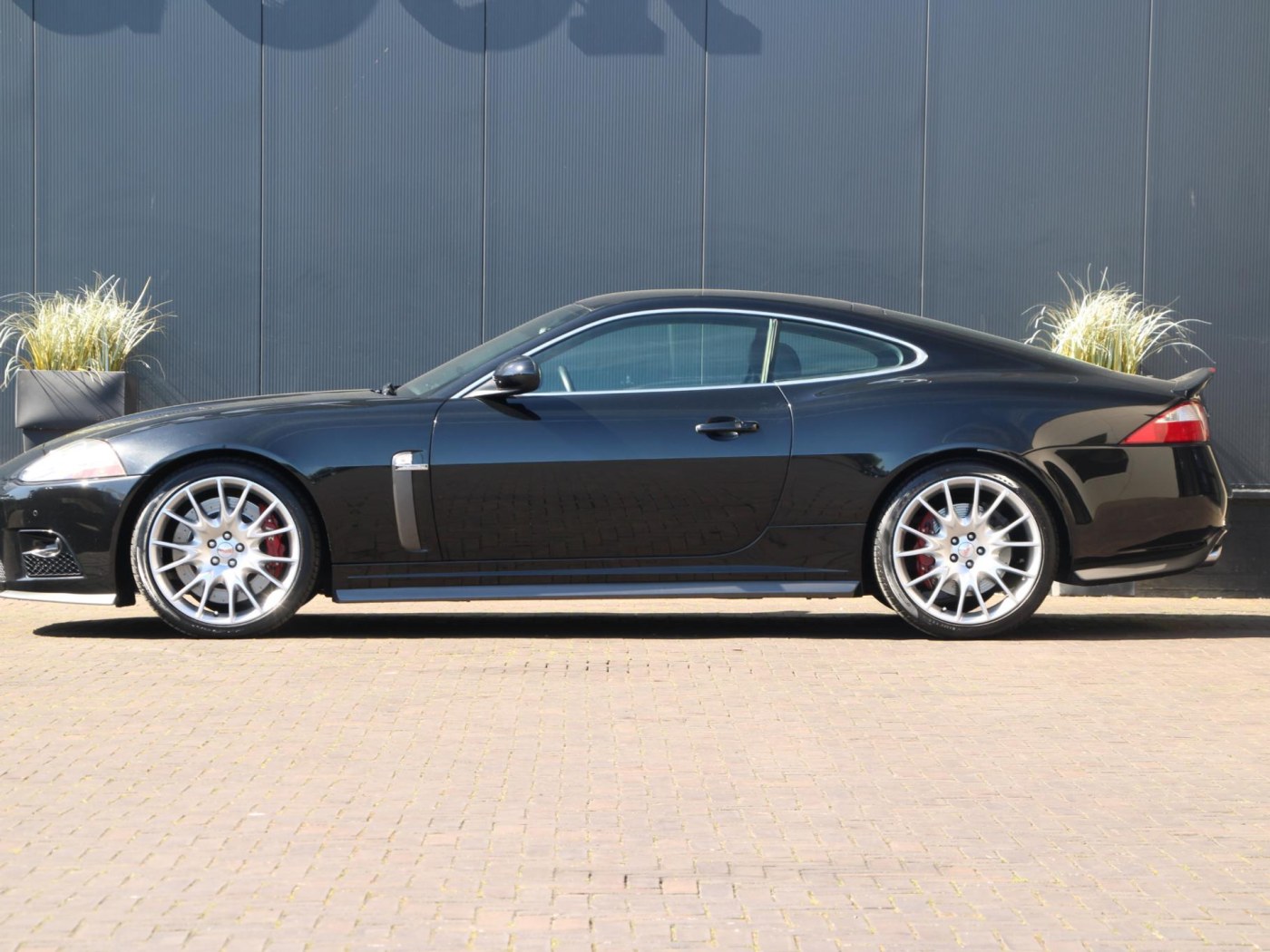 Jaguar XKR-S 4.2 V8 Coupé | 1 van 150 | B&W audio | NL-auto — foto 39 van 71
