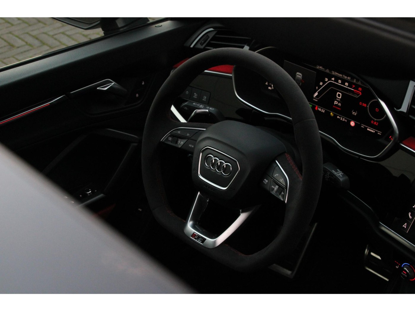 Audi Q3 Sportback TFSI RS | RS Stoelen | B&O | Sportuitlaat — foto 3 van 25