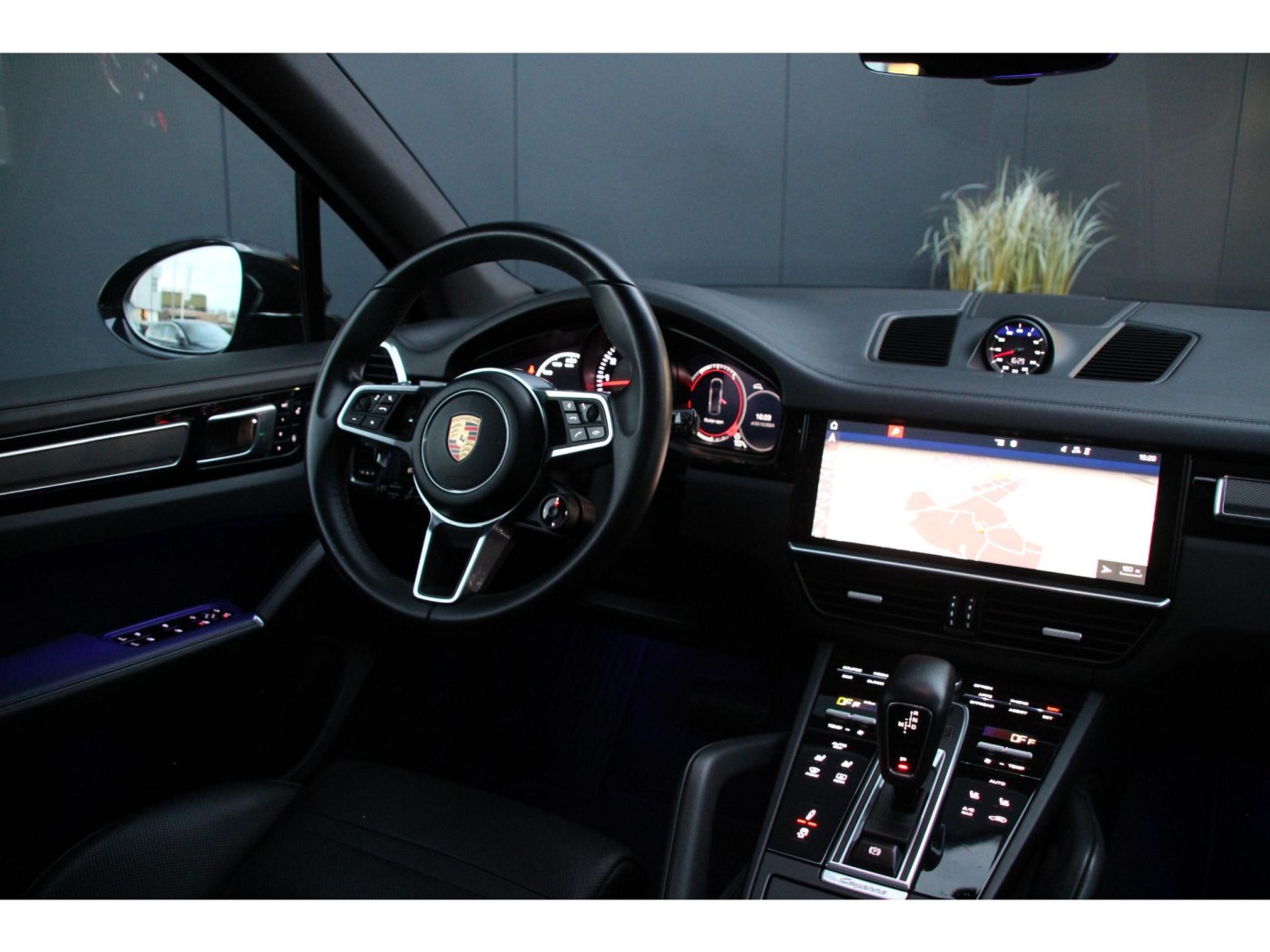 Porsche Cayenne 3.0 | MY2018 | PDCC | Capristo | 22” | pano | achteras | — foto 3 van 46