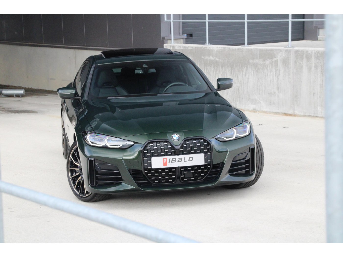 BMW 4-serie Gran Coupé 420i M-Sport Pro | M-stoelen | Schuifdak | Trekhaak | — foto 17 van 41