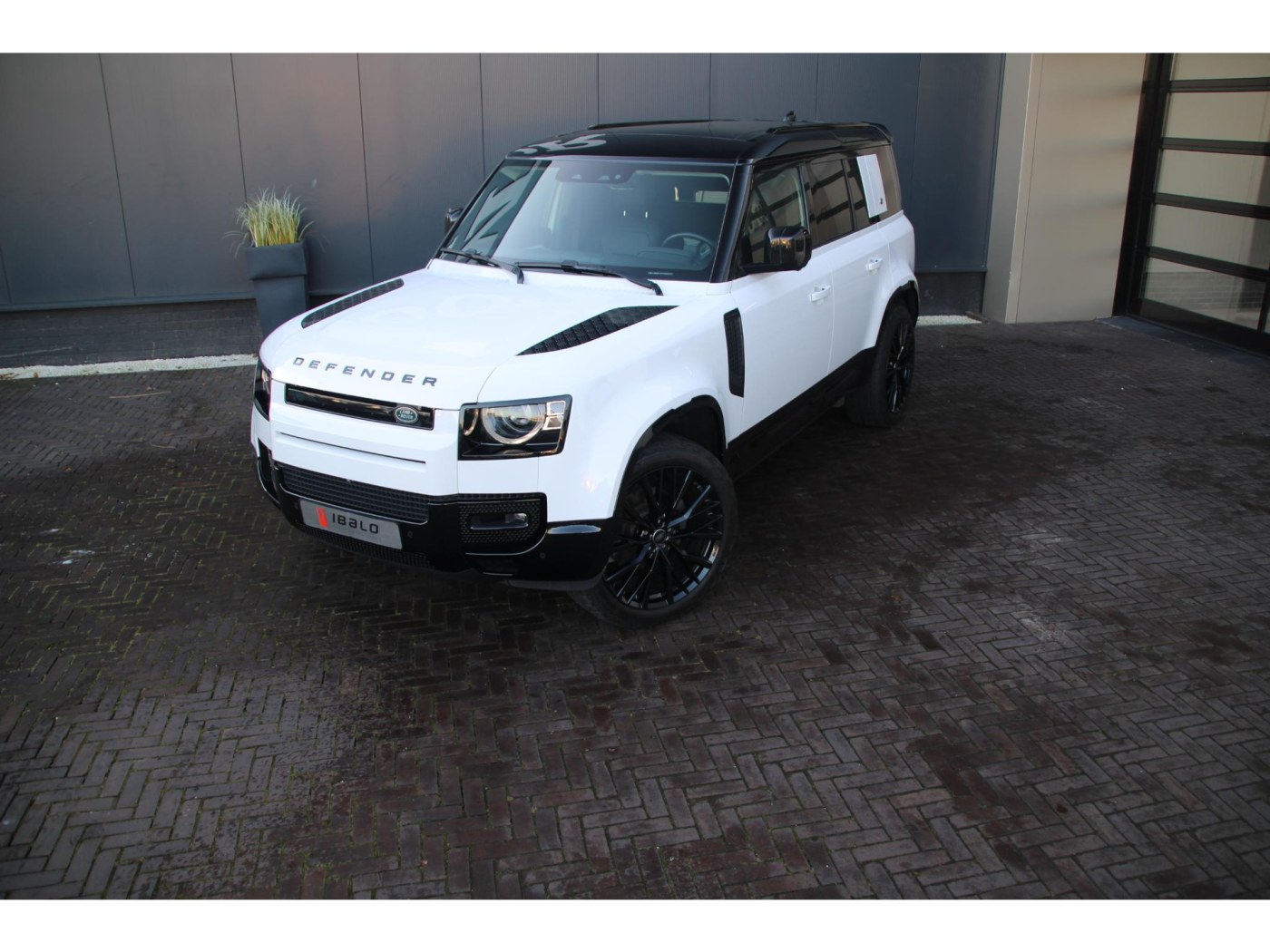 Land Rover Defender 110 D250 MHEV SE | Grijs kenteken | Geen BPM | — foto 29 van 53