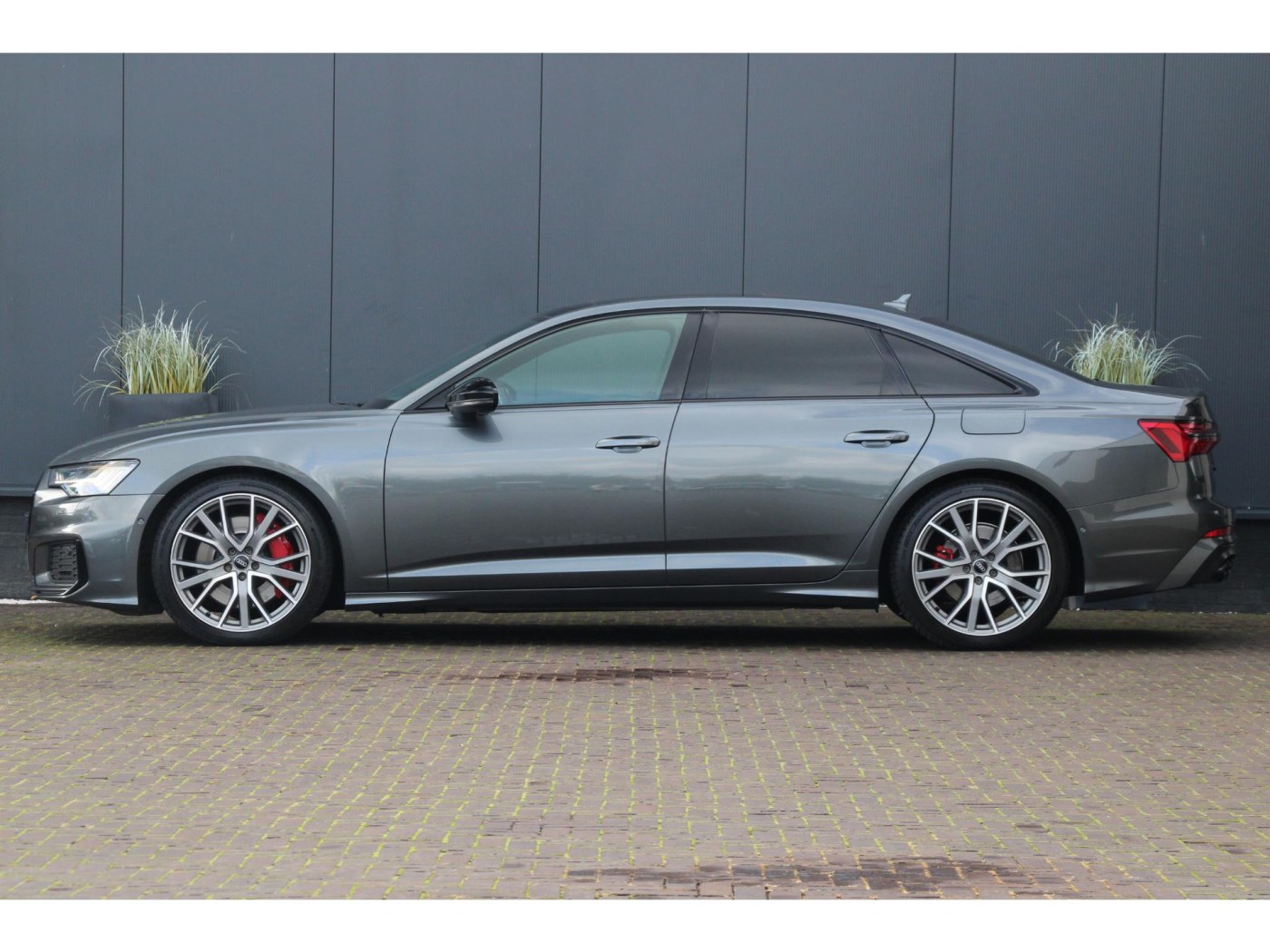 Audi A6 Limousine 55 TFSI e quattro Competition — foto 13 van 22