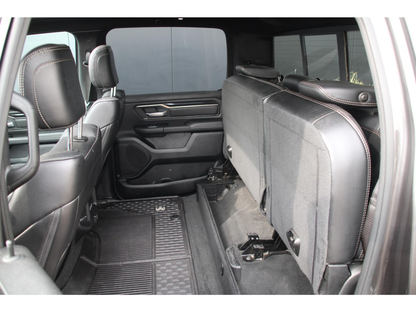 Dodge RAM 1500 REBEL | LPG 200L | 3.500kg trekhaak | 12 inch Uconnect | — foto 20 van 52