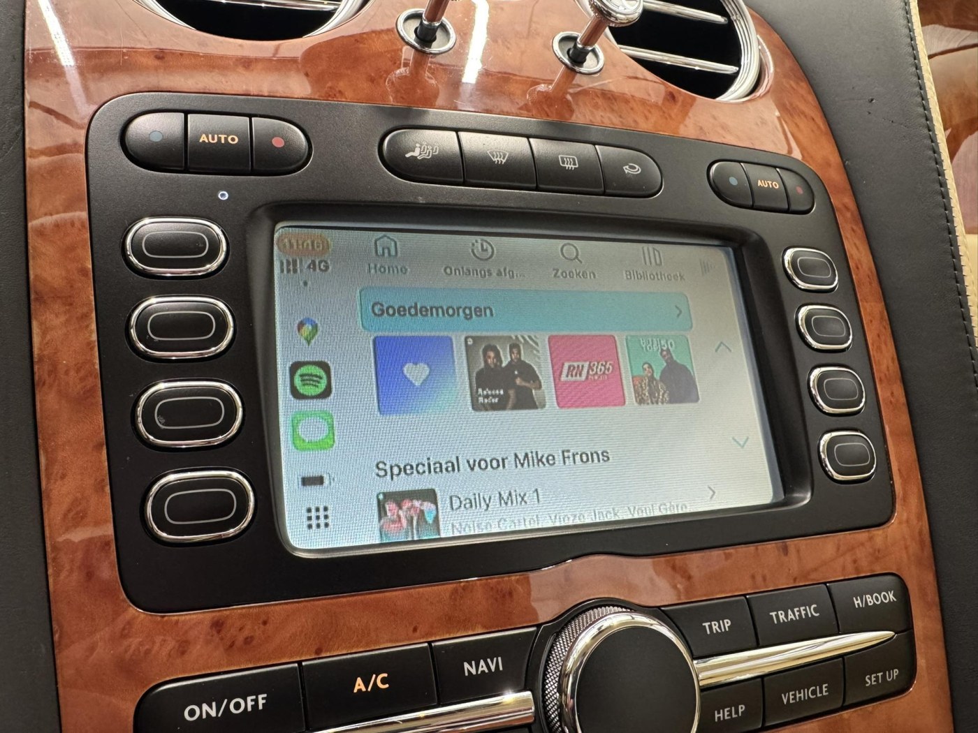 Bentley Continental GTC W12 560pk | Youngtimer | BTW | Nieuwe kap | Carplay — foto 32 van 57
