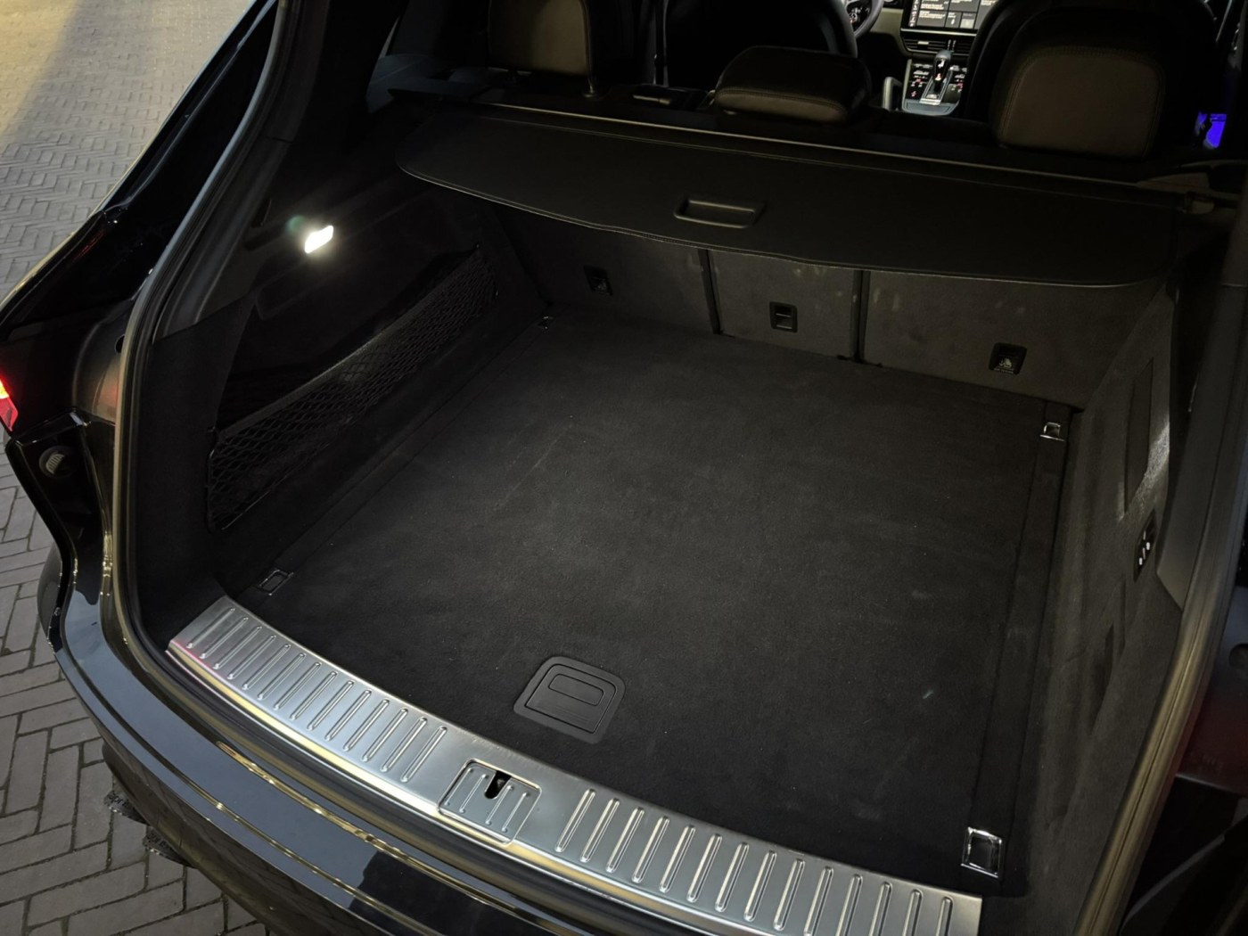 Porsche Cayenne 3.0 | MY2018 | PDCC | Capristo | 22” | pano | achteras | — foto 23 van 46