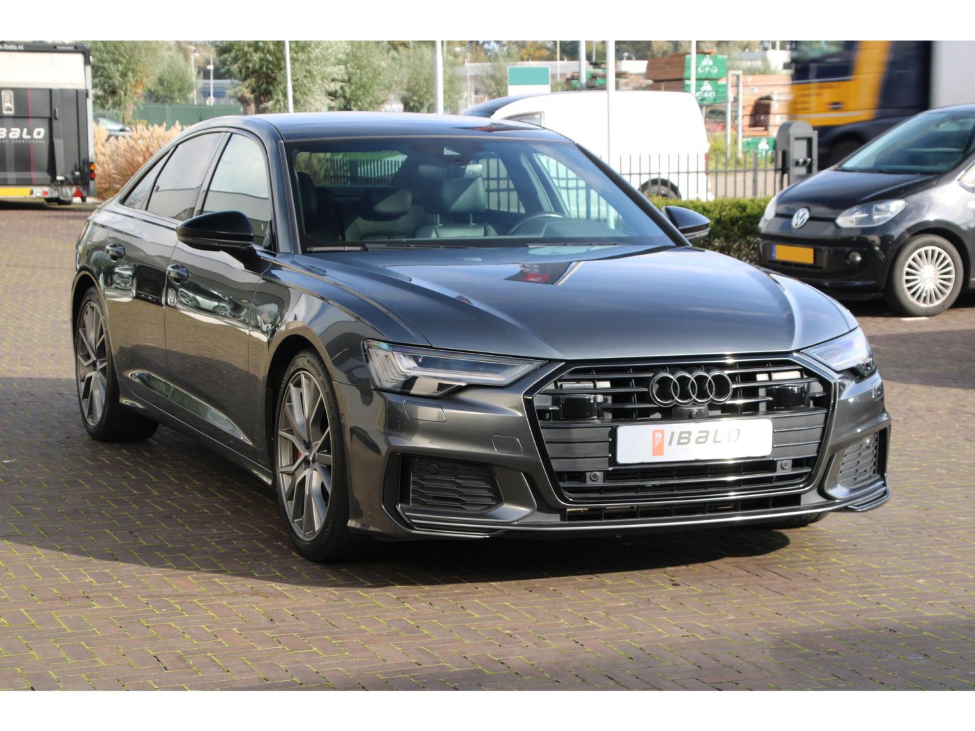 Audi A6 Limousine 55 TFSI e quattro Competition — foto 6 van 22
