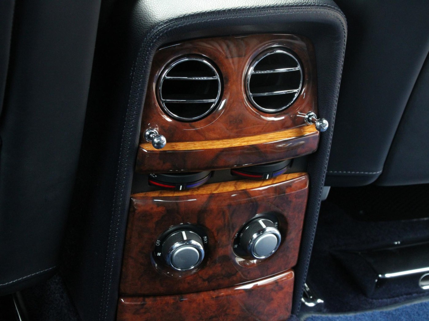 Rolls-Royce Phantom VII 6.75 EWB | Power Close Doors | — foto 85 van 102
