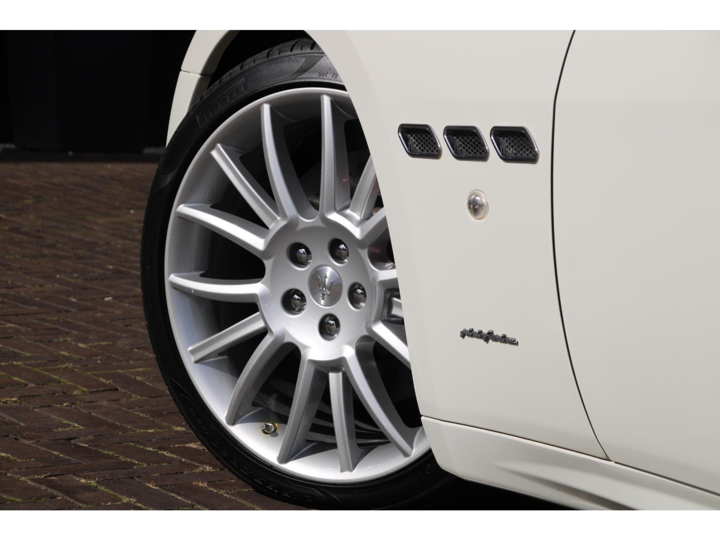 Maserati GranCabrio 4.7 | Youngtimer | BTW-auto | Lage fiscale waarde | — foto 34 van 34