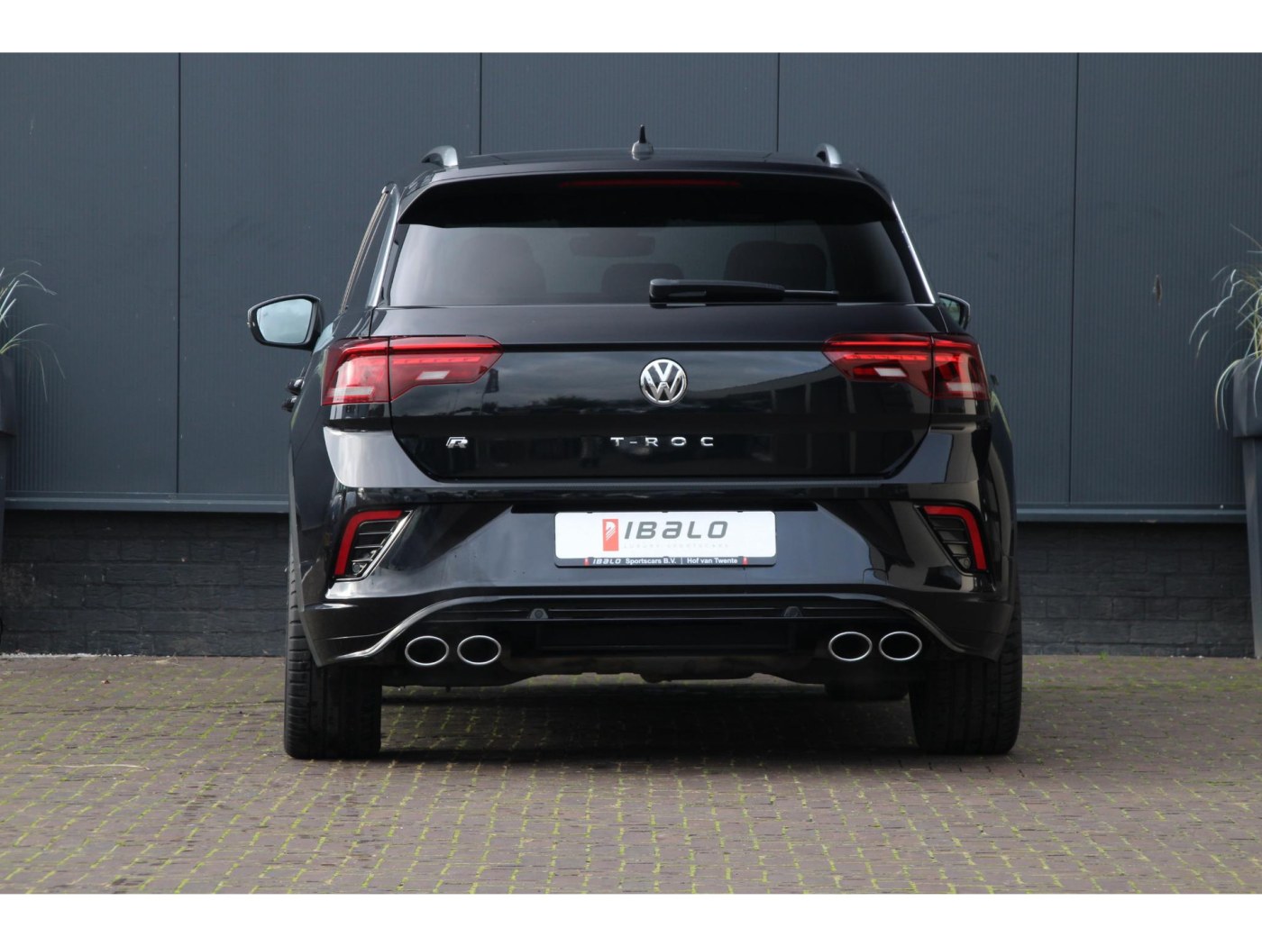 Volkswagen T-Roc 2.0 TSI 4Motion R | Trekhaak | BEATS | Pano | — foto 13 van 24