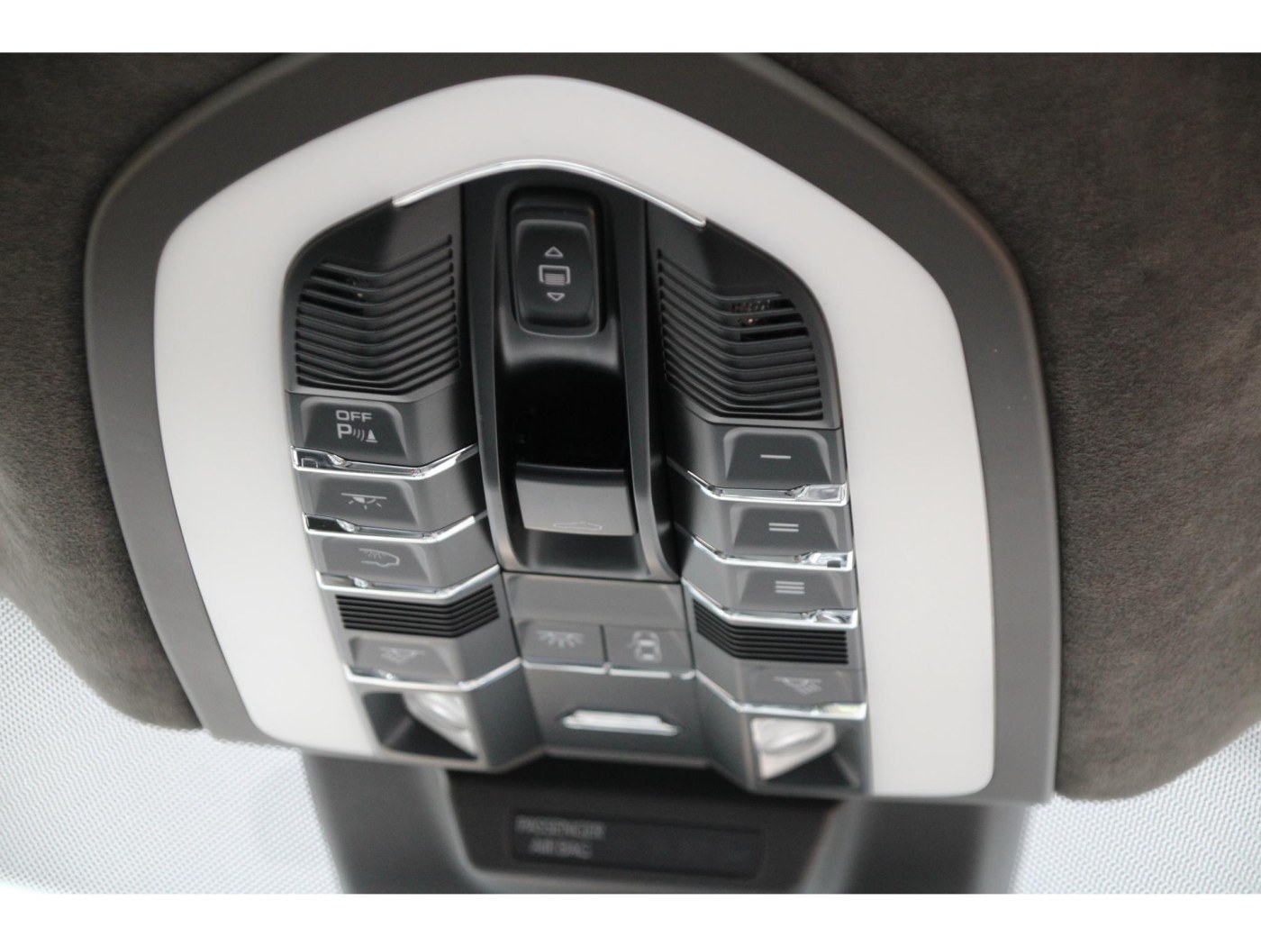 Porsche Macan 3.6 Turbo | 400pk | NL-auto | Trekhaak | ACC | — foto 36 van 41