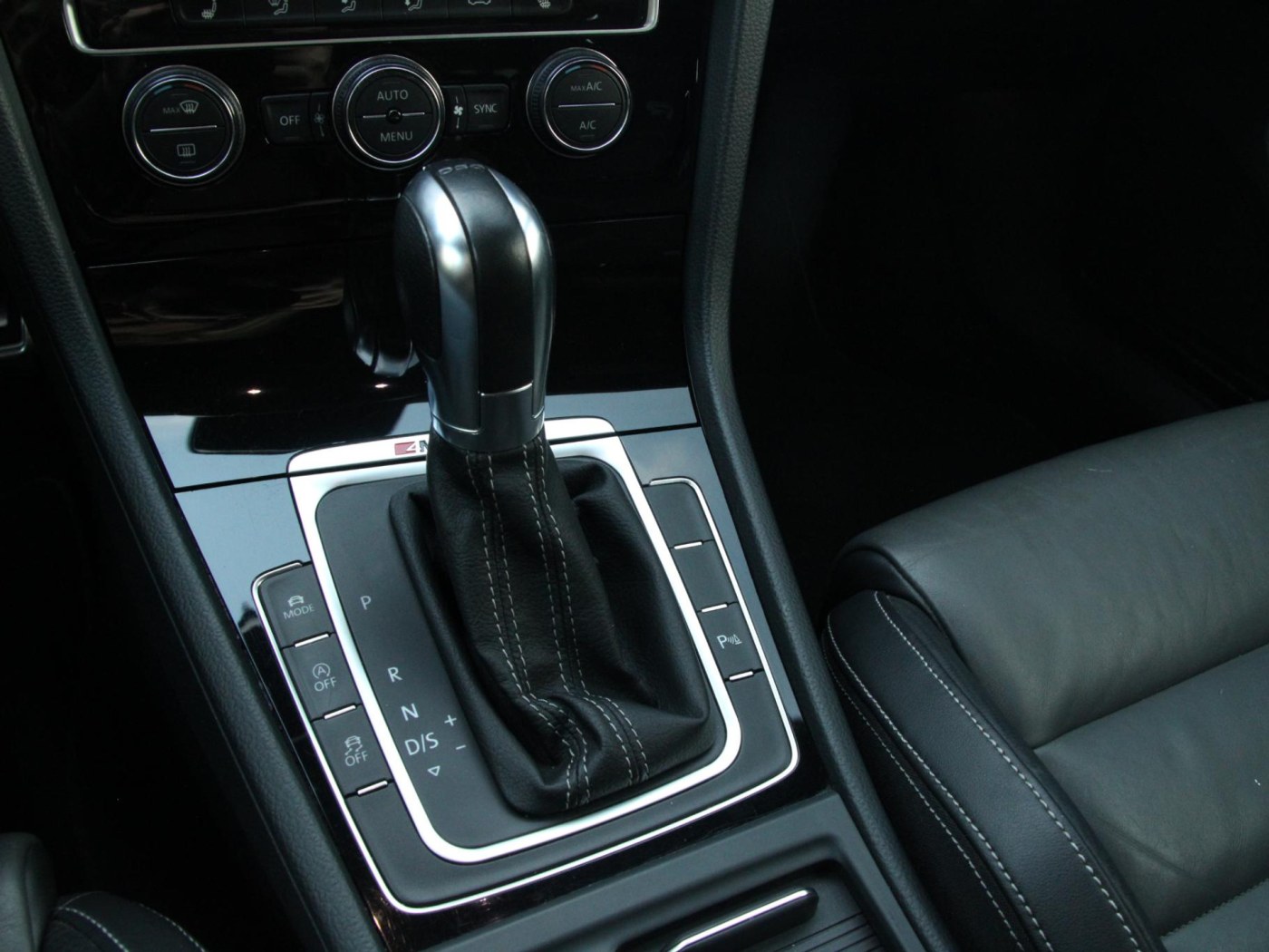 Volkswagen Golf 2.0 TSI R 4Motion | R512 Licht Blau | Dynaudio | — foto 10 van 35