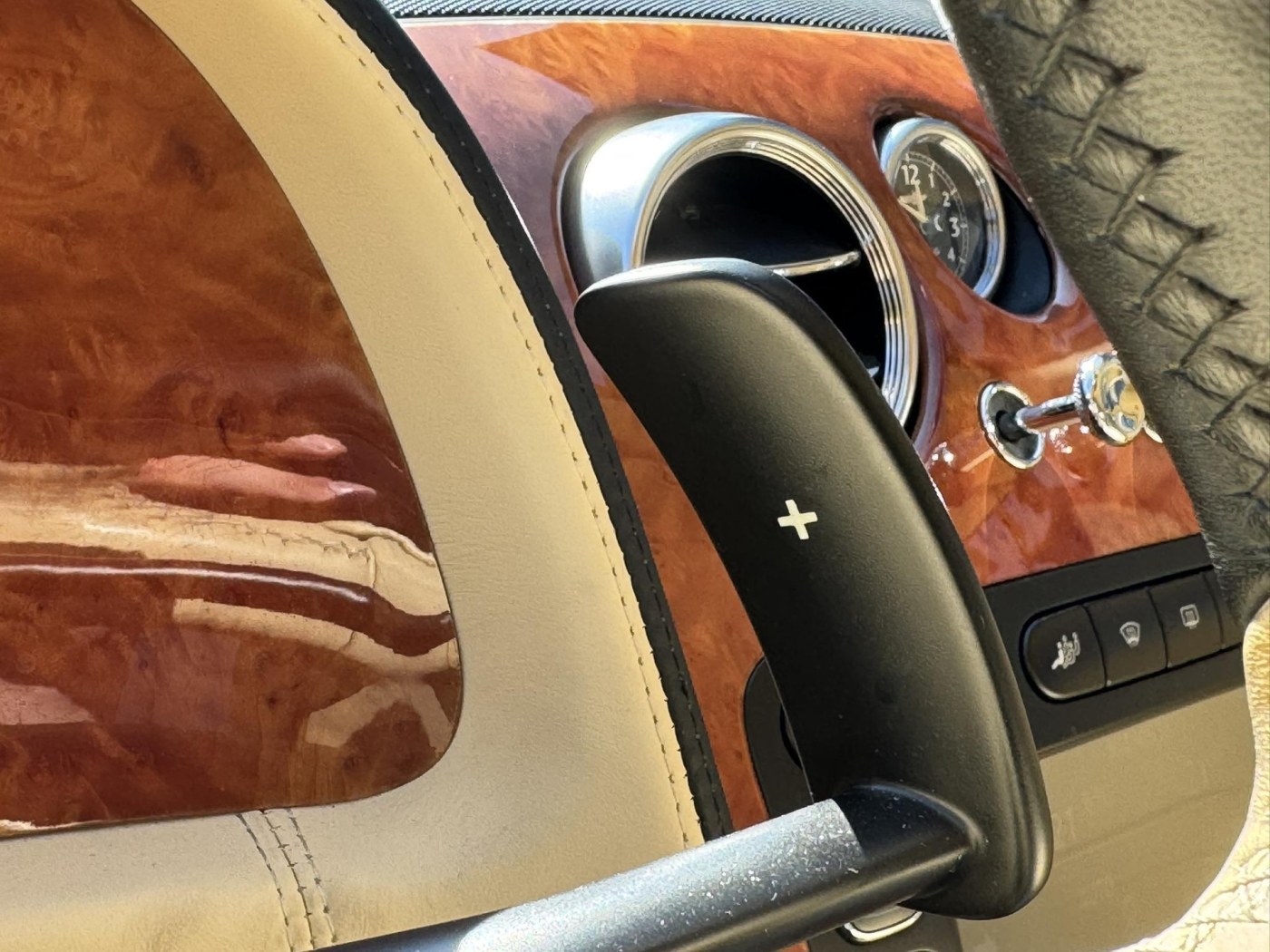 Bentley Continental GTC W12 560pk | Youngtimer | BTW | Nieuwe kap | Carplay — foto 38 van 57