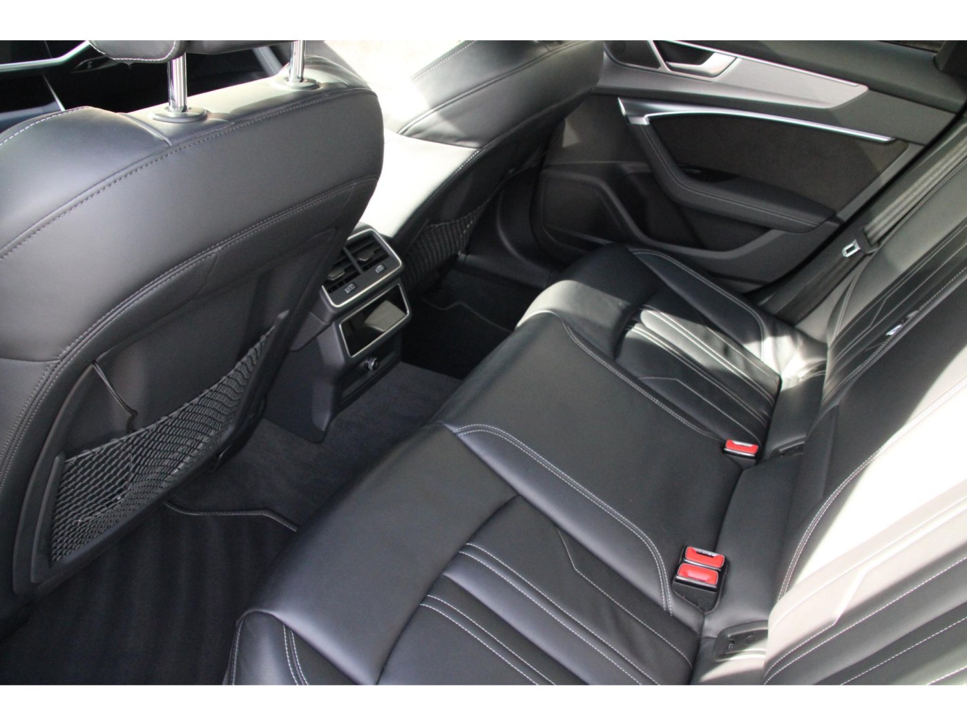 Audi A6 Limousine 55 TFSI e quattro Competition — foto 21 van 22