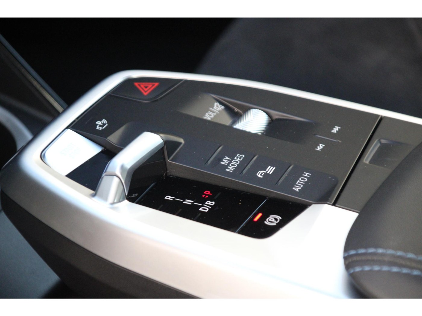 BMW iX1 xDrive30 M-Sport | Trekhaak 1.200kg | stoelverwarming | — foto 30 van 35