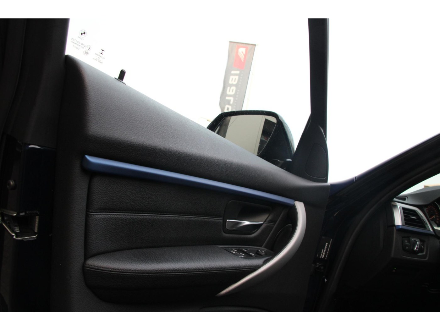 BMW 3-serie Touring 340i xDrive M-Sport | Trekhaak | El. stoelen | — foto 6 van 35