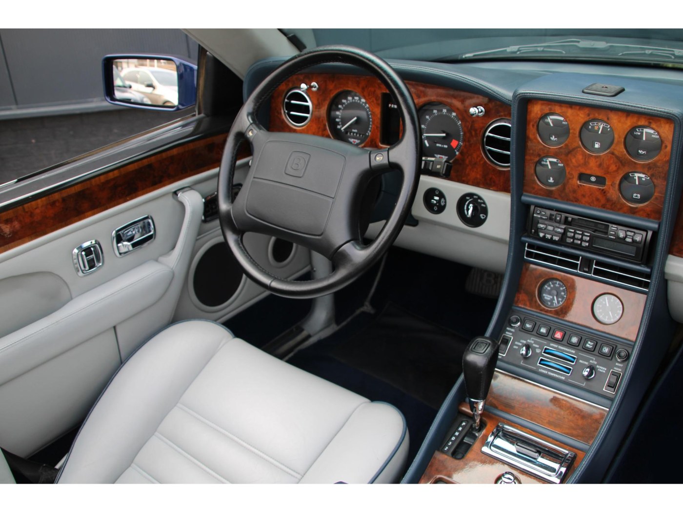 Bentley Azure 6.75 V8 Convertible | 390pk | 750Nm | Youngtimer | Historie | — foto 3 van 44